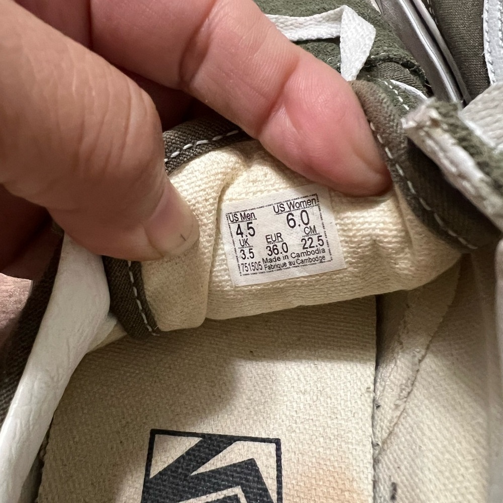 Vans Men's Green and White Sneakers - Picture 3 of 7